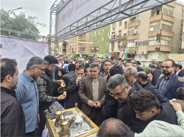 حضور دکتر افشین حاتمی سرپرست شرکت آب و فاضلاب خوزستان به همراه معاونین؛ مدیران و کارکنان شرکت در راهپیمایی یوم الله ۲۲ بهمن